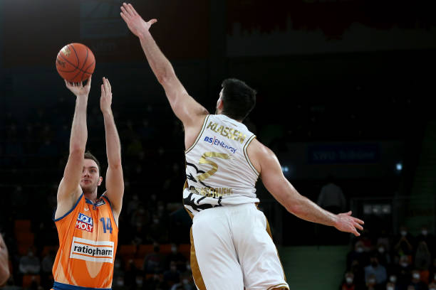 不仅巩固了 不仅巩固了